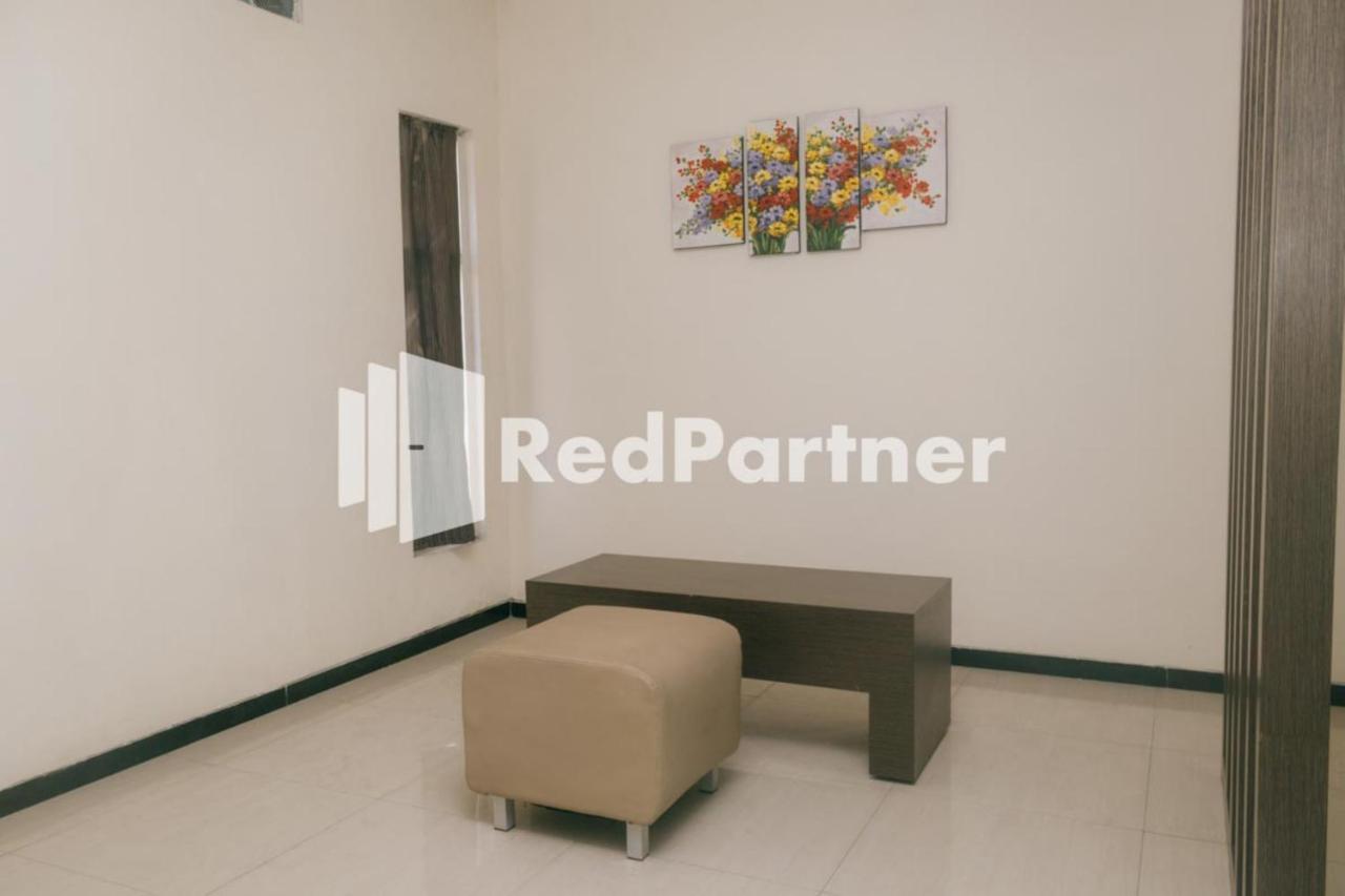 Pits Mitra Reddoorz Near Atom Mall 2*