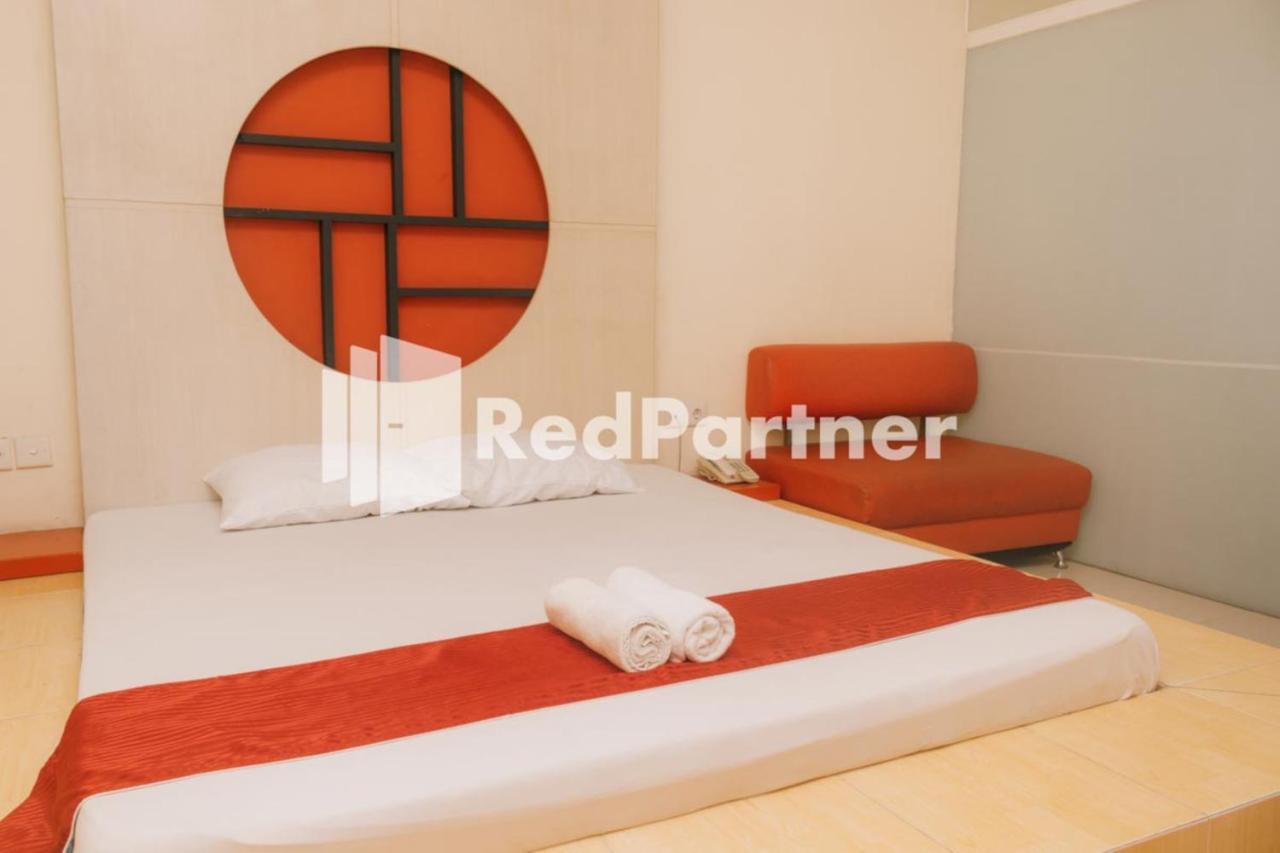 Pits Mitra Reddoorz Near Atom Mall Hotel