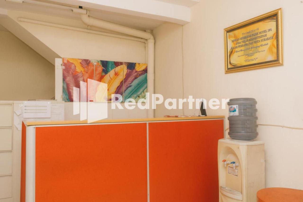 Hotel Pits Mitra Reddoorz Near Atom Mall 2*